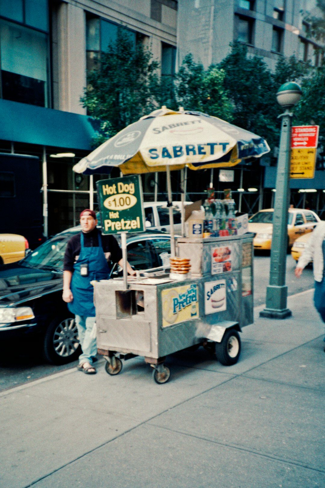 hot dog street vendor — ホットドッグだけは、熱いうちに作るのアイキャッチ